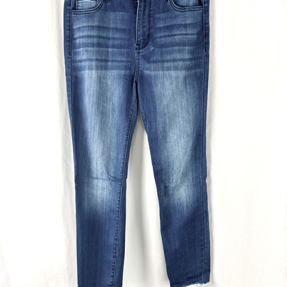 Fashion Nova Medium Blue Denim Capris size 9  28”x25” - Picture 1 of 4